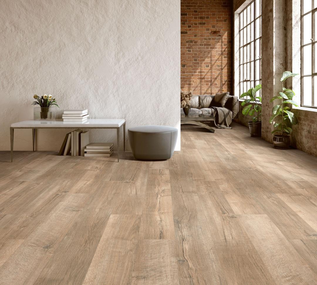 room with bear oak floors