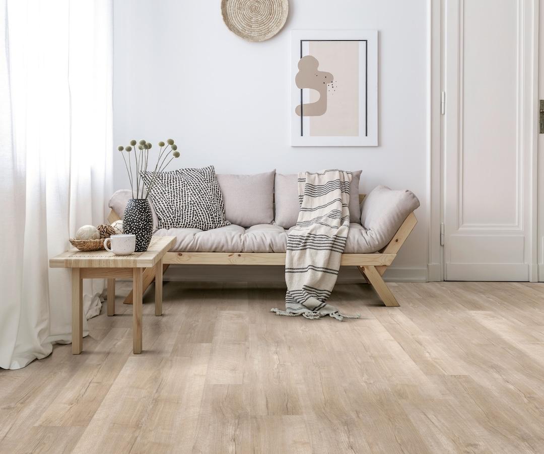room with lums pond oak